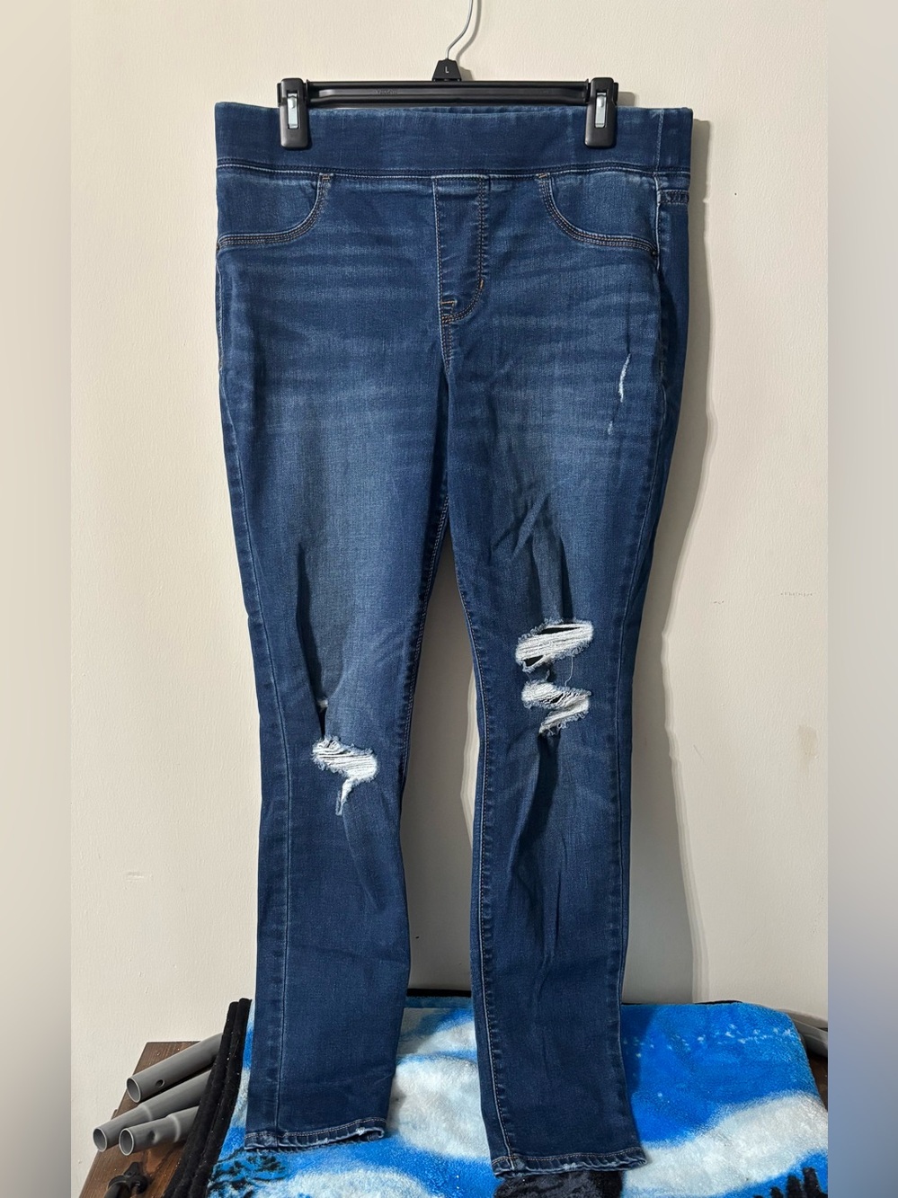 12 old navy mid rise rockstar jeans